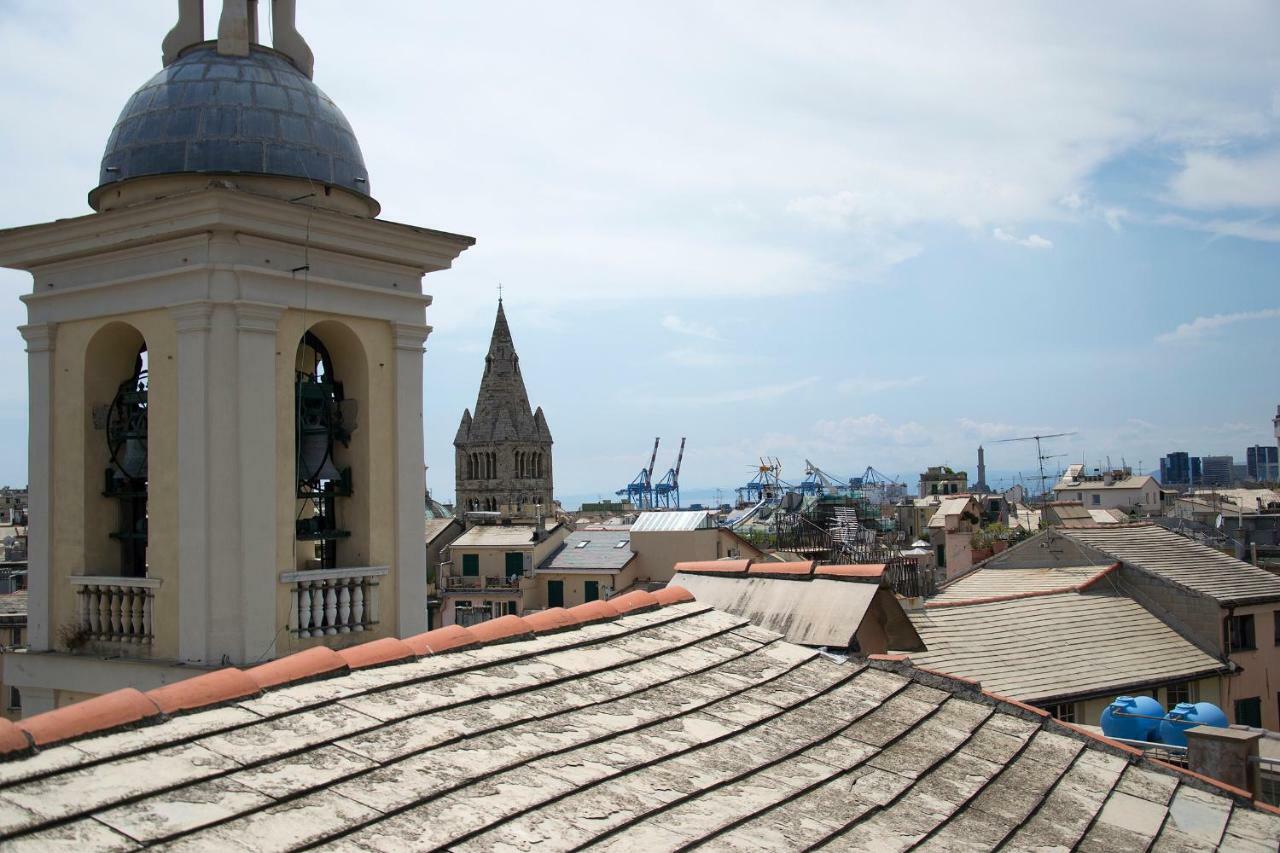 Sky On The Roofs - Il Cielo Sui Tetti * Genua
