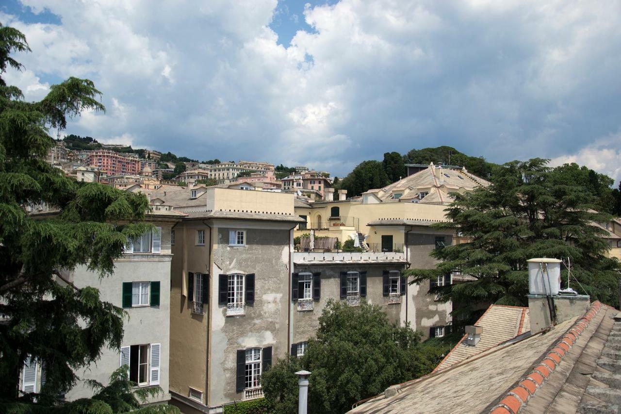 Sky On The Roofs - Il Cielo Sui Tetti Genua